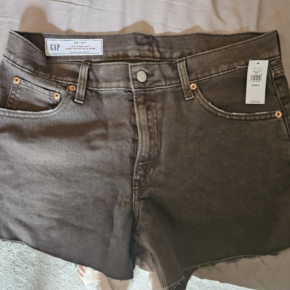 Gap Low Stride Short - Picture 2 of 5